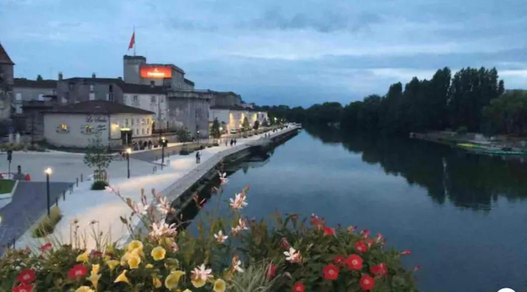 Le Charmant # Coeur De Cognac # Courette Экстерьер фото